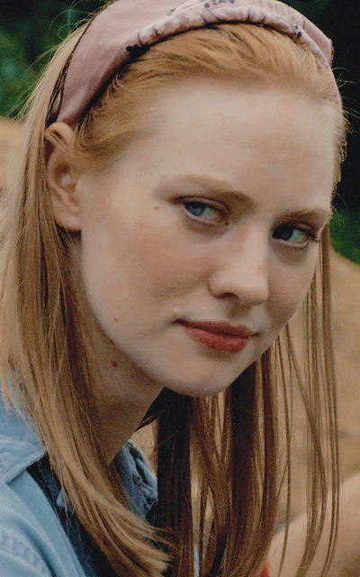 Deborah Ann Woll GiY1wxy0_o