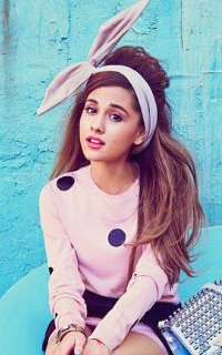 Ariana Grande ReEgLr2a_o