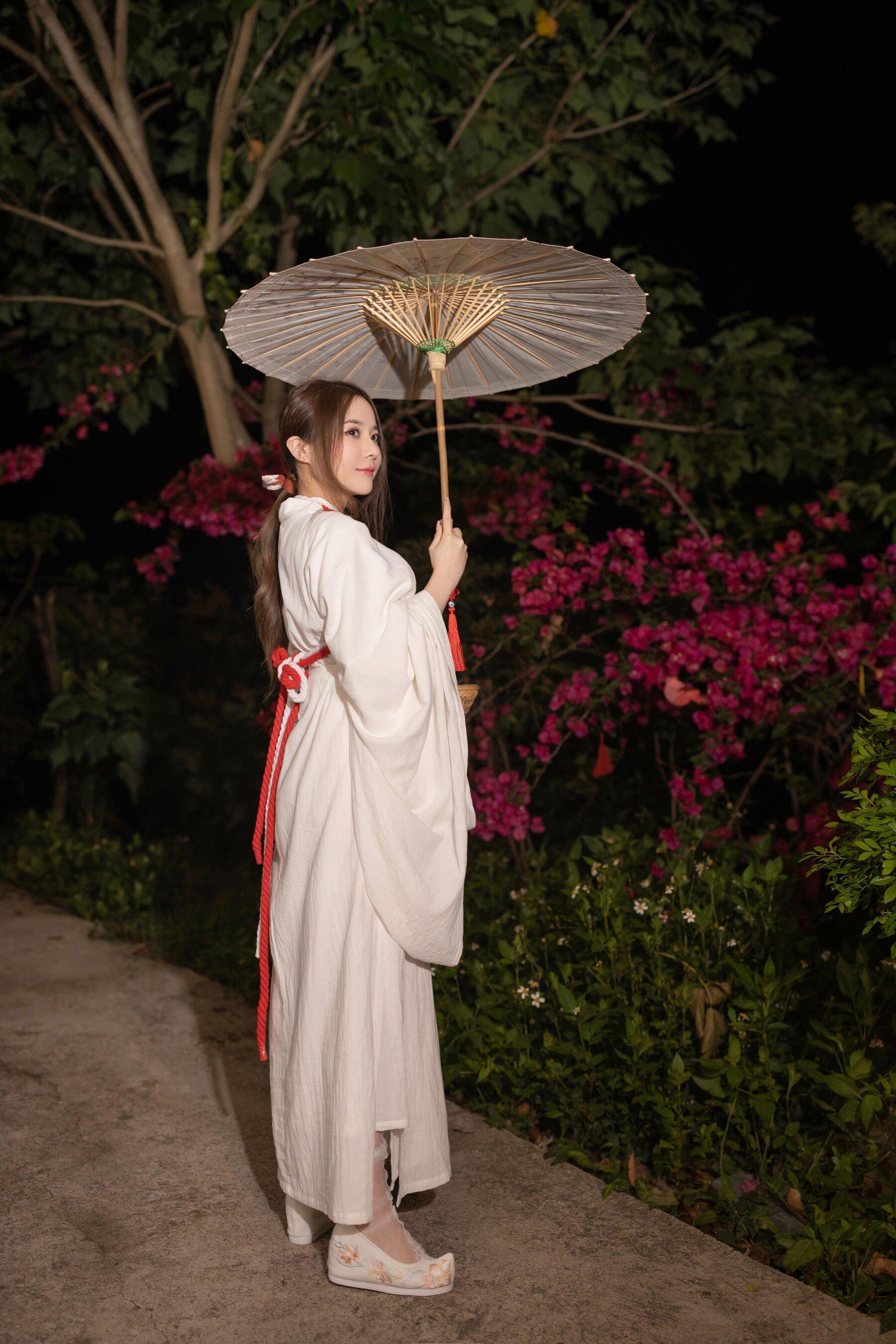 未分类性感写真 鱼子酱Fish《小树林的故事》(23)
