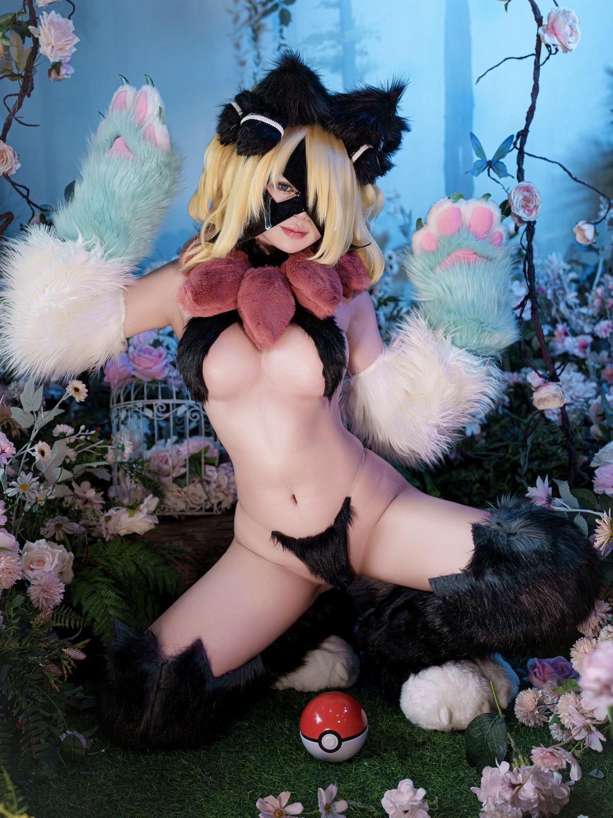 Cosplay ZinieQ Cynthia in Meowscarada Costume(7)