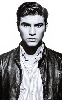 Luke Bilyk 1kVtmTUA_o