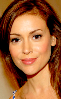 Alyssa Milano EC5nEi8n_o