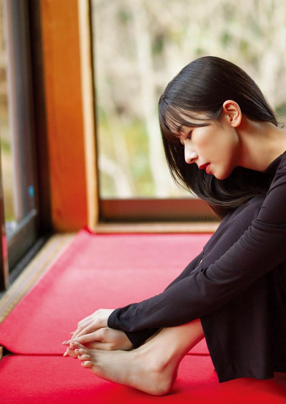 Kotoko Sasaki 佐々木琴子, 1st写真集 「明け方の夢」 Set.01(4)