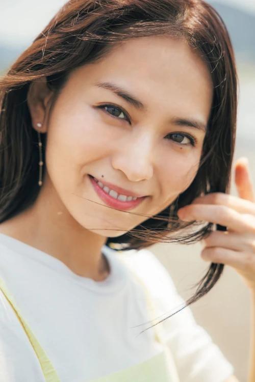 Yui Ichikawa 市川由衣, Young Jump 2024 No.35 (ヤングジャンプ 2024年35号)