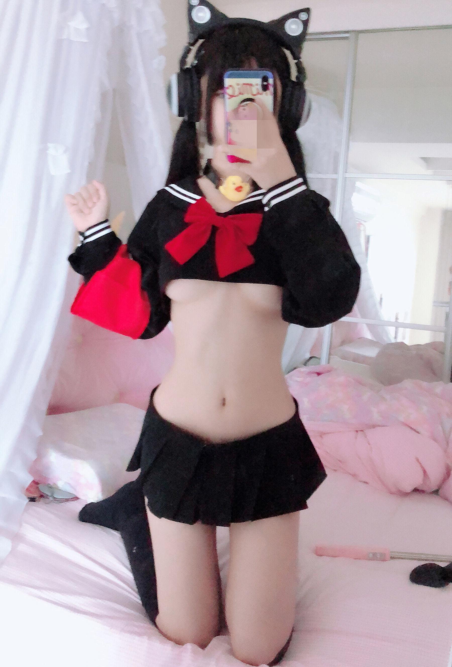 [网红COSER] 桜井宁宁 – 半乳制服 写真集(11)