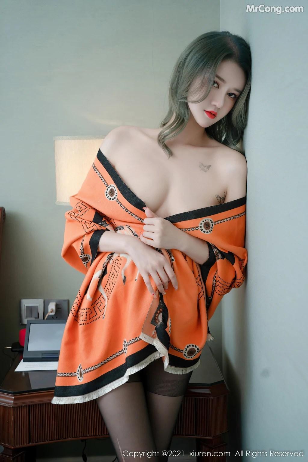XIUREN No.4374: 文芮jeninfer (51 photos)