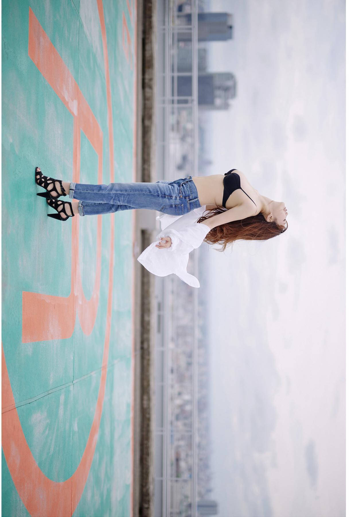 Tomomi Morisaki 森咲智美, 週刊ポストデジタル写真集 『500万人のおっぱい』 Set.01(9)