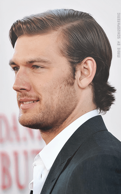 Alex Pettyfer CZ1z7JK6_o