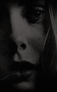 Elizabeth Olsen  - Page 5 YIIwIXAF_o