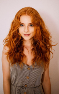 Julia Adamenko 0FxAAJhC_o