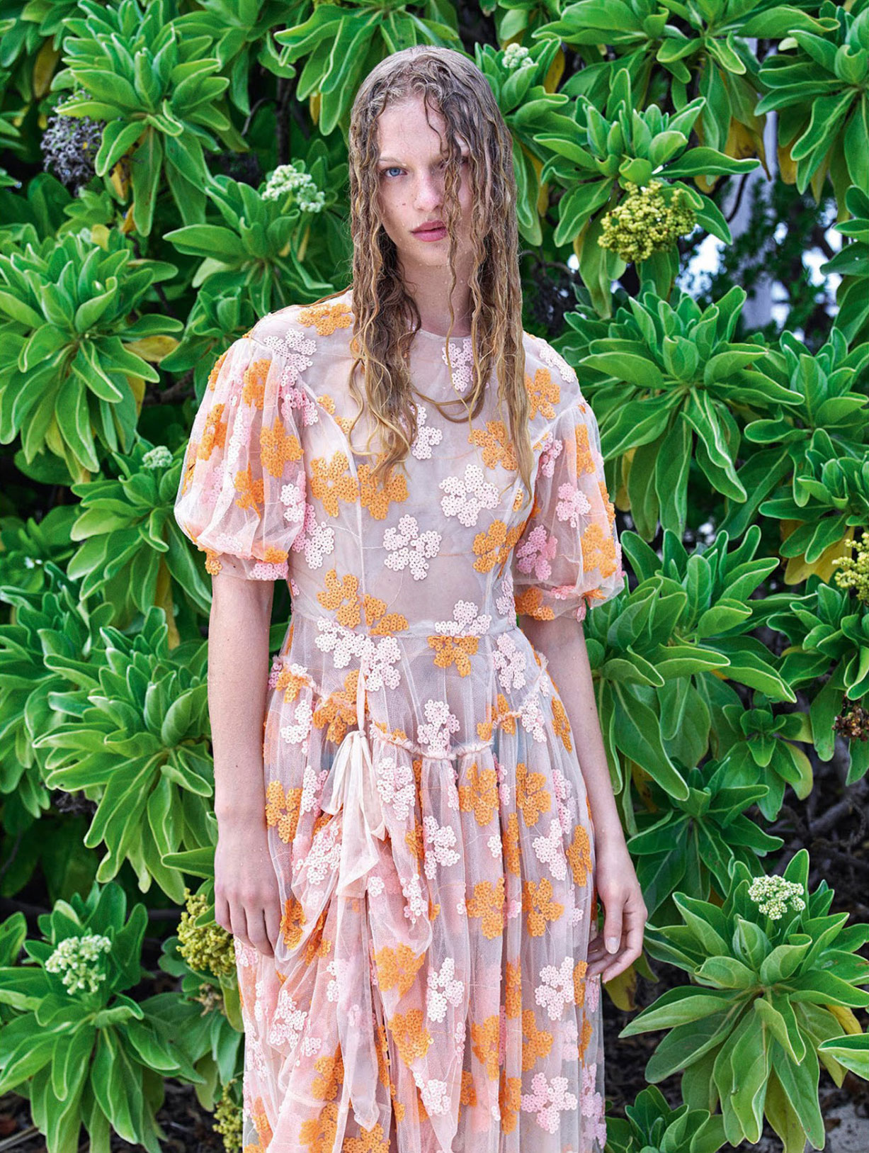 A Bigger Splash / Anyelina Rosa and Frederikke Sofie by Mario Sorrenti / Porter Summer Escape 2018 A Bigger Splash / Anyelina Rosa and Frederikke Sofie by Mario Sorrenti / Porter Summer Escape 2018