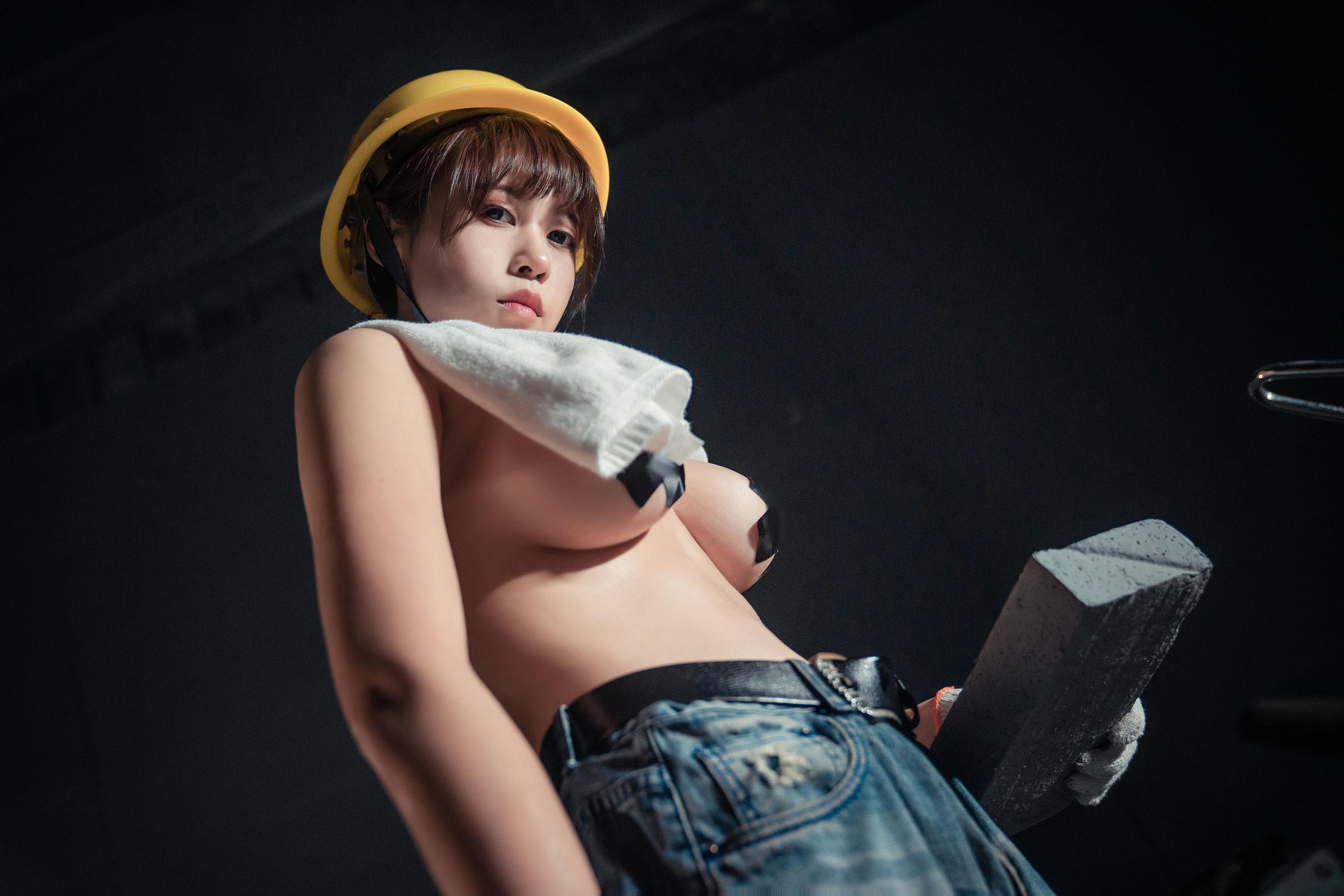 [Cosplay] 奈汐酱nice – 咱们工人有力量 写真集(21)