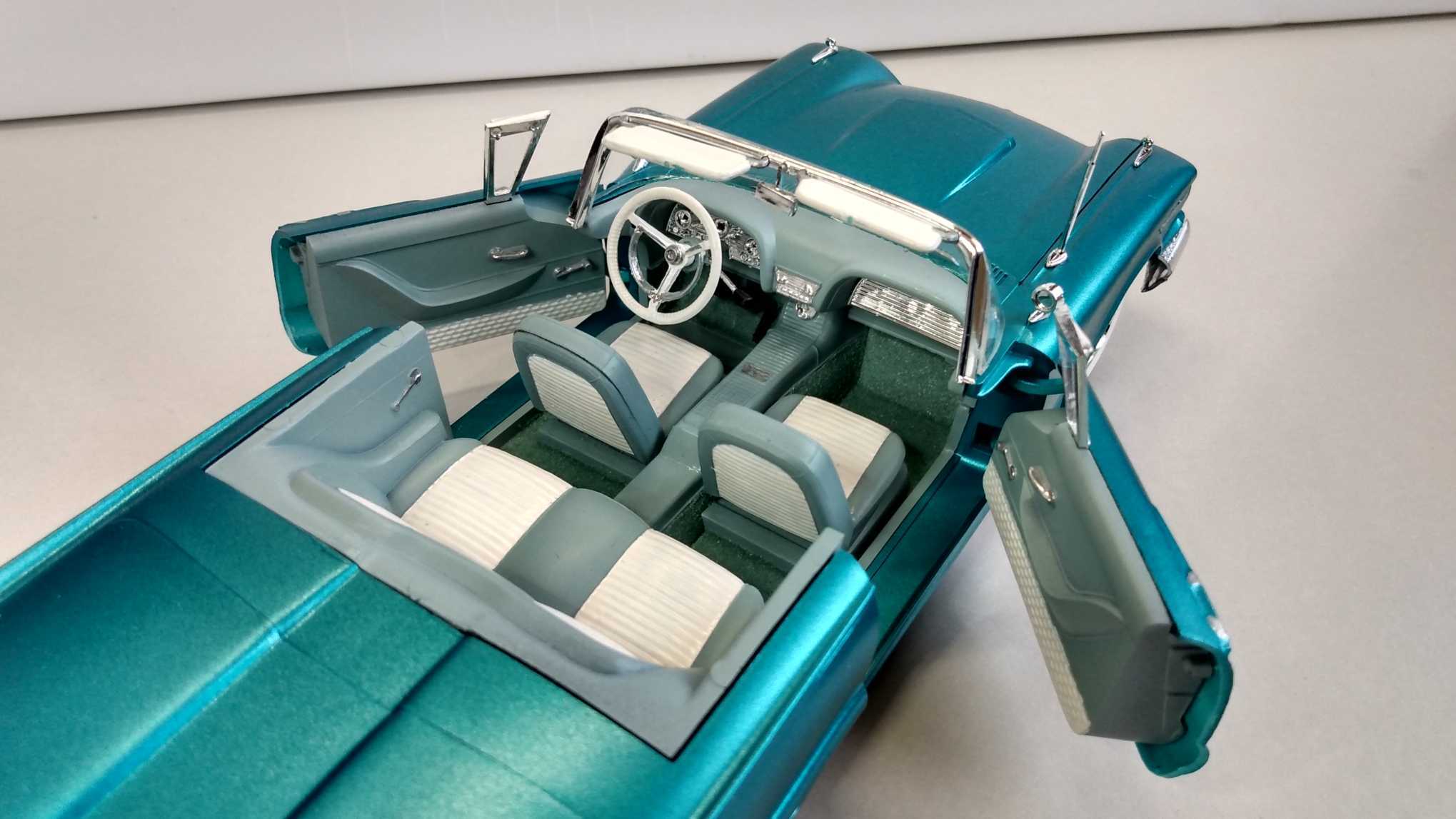 1:24 scale 1958 T-bird (
