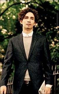 Robert Sheehan Uxn8ila8_o