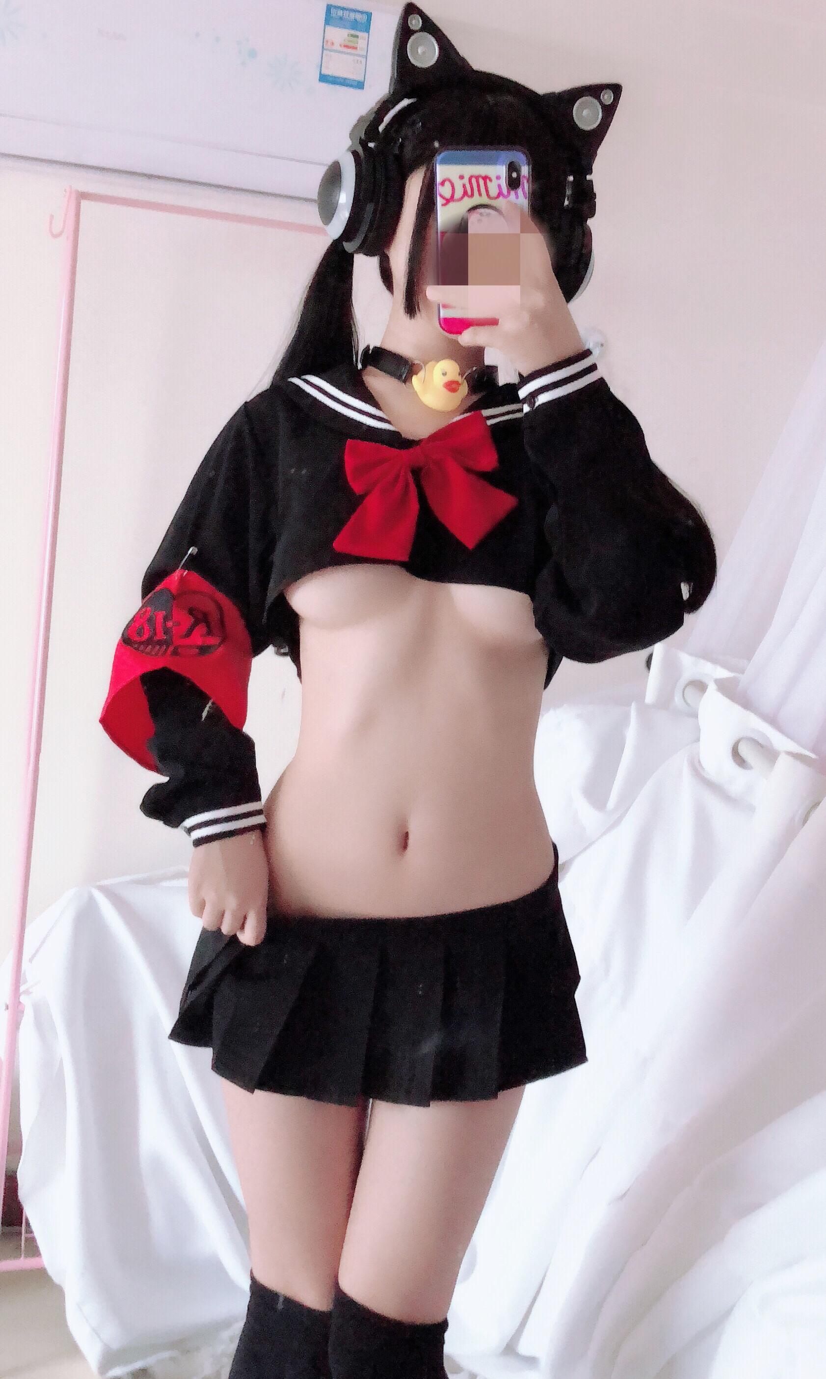 [网红COSER] 桜井宁宁 – 半乳制服 写真集(41)