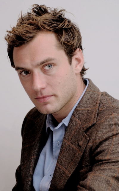 Jude Law - Page 3 Is931owE_o