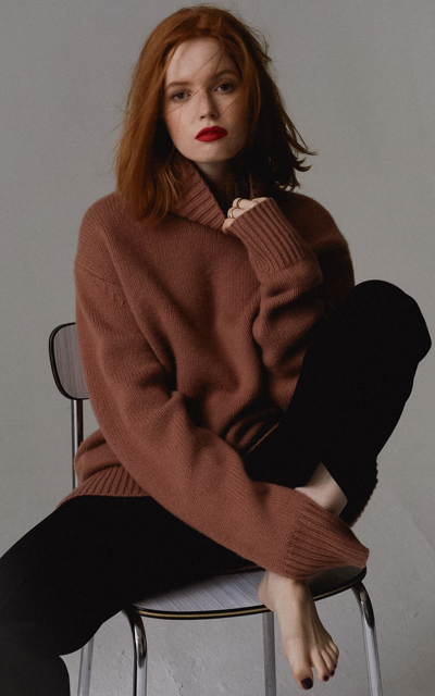 Ellie Bamber - Page 2 MwdUsfsN_o