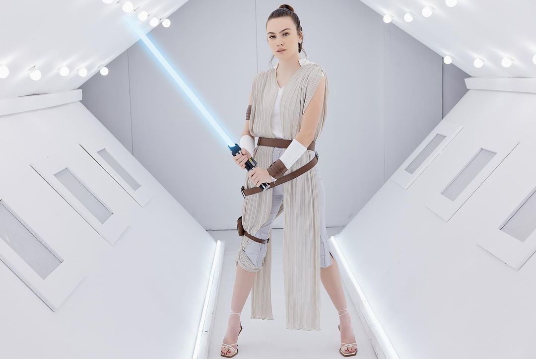 ᑕ ᑐ Freya Parker as Rey Skywalker 2025