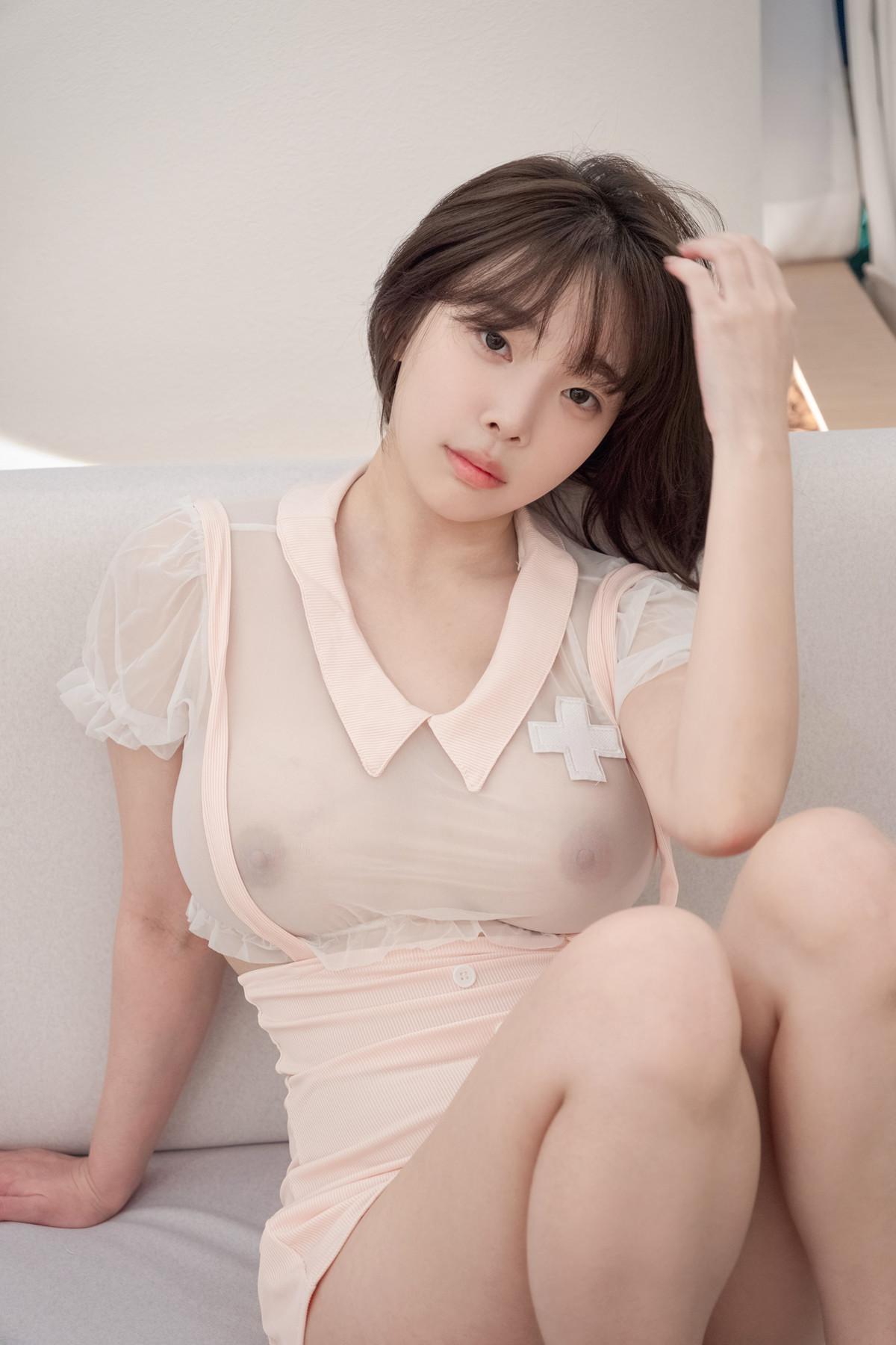 Kang Inkyung 강인경, Photobook ‘Private Nurse’(1)