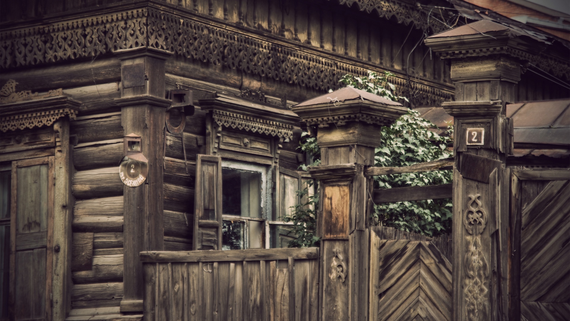 112 Siberian Wooden Houses [1920x1080]