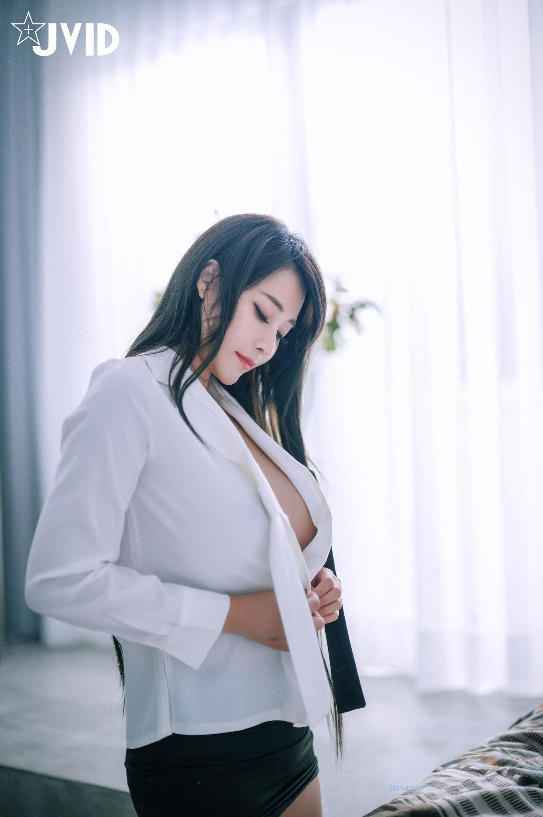 JVID 乐乐《秘书制服巨乳OL 究极蜜桃臀》(138)