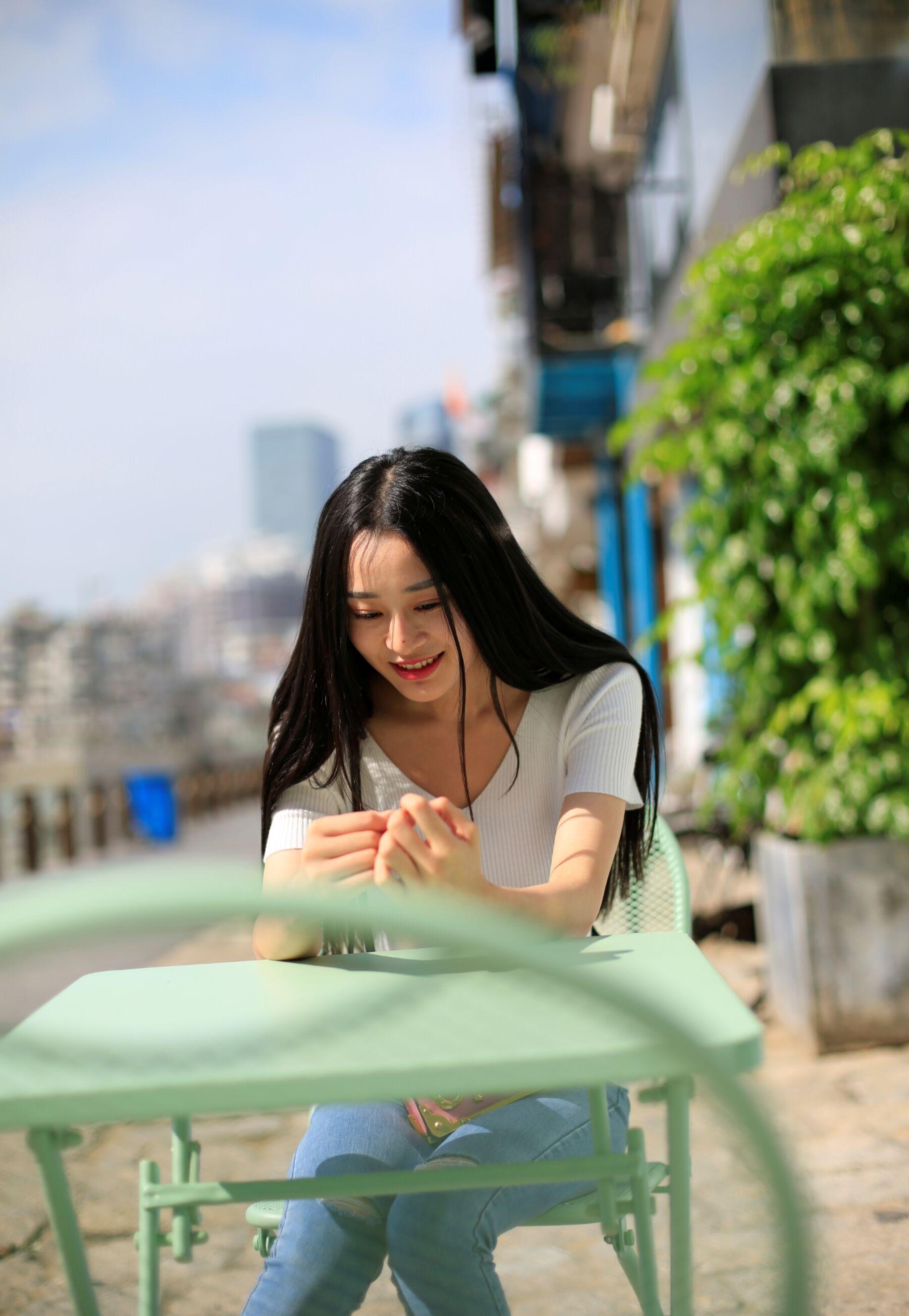 国模套图 素人私房流出(305)