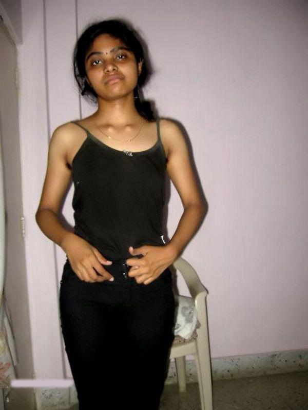 Indian female shows her firm breasts and natural pussy after getting naked(1)