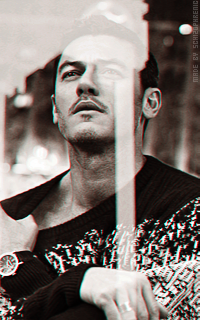 Luke Evans RftIKh62_o