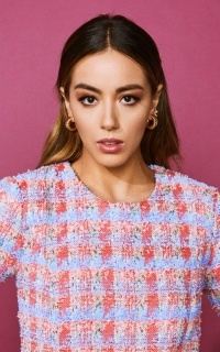 Chloe Bennet GckQTZOw_o