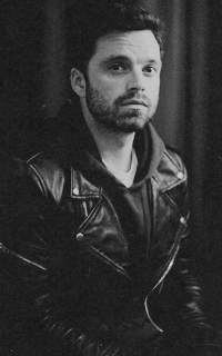 Sebastian Stan CKnEU4KA_o