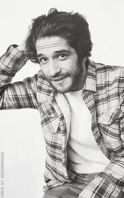 Tyler Posey FeLwEE09_o