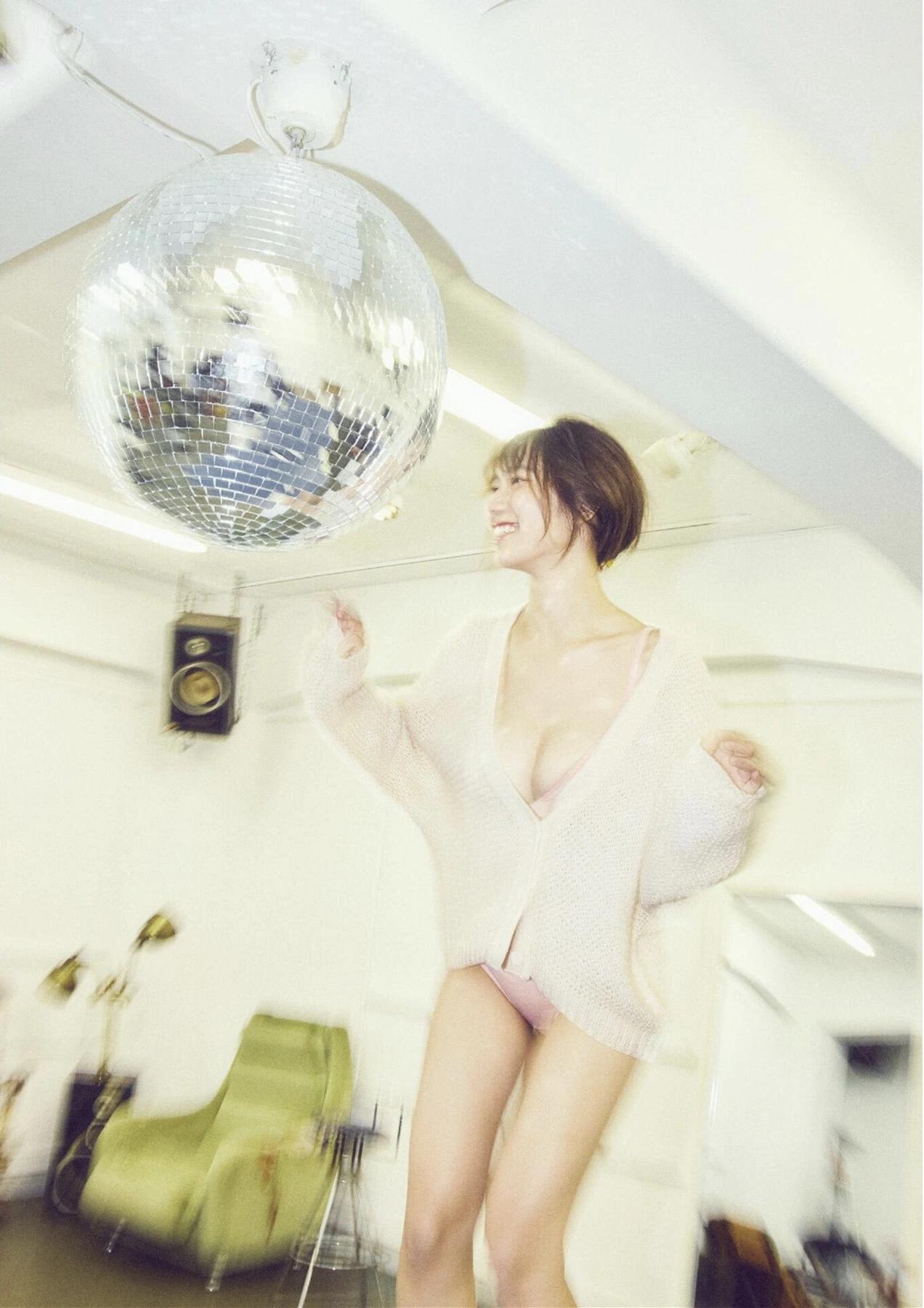 Sara Kawamichi 川道さら, B.L.T. 写真集 Monster Round 3(8)