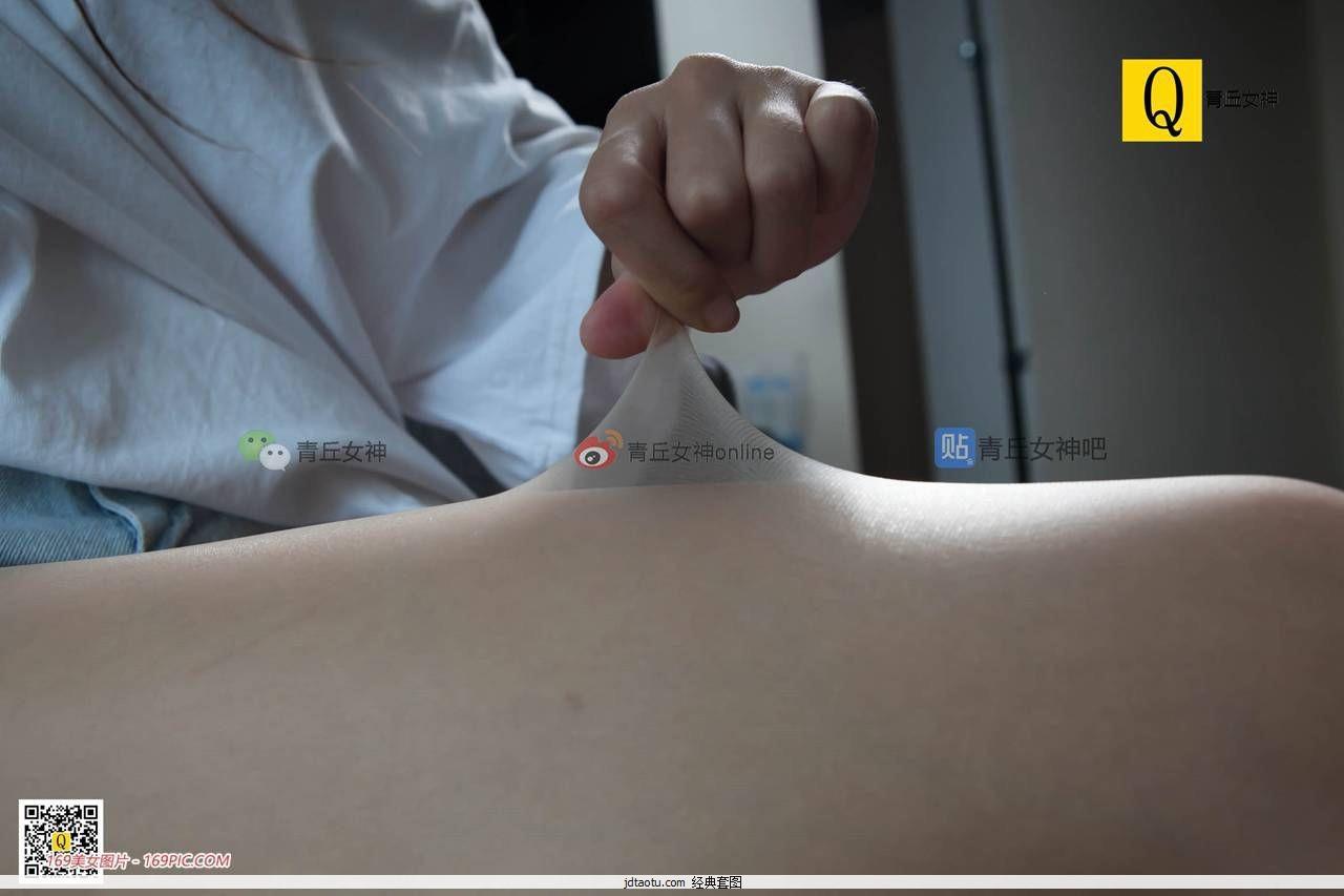 青丘女神的热裤美腿自拍(30)