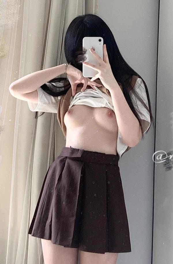 白虎福利姬@困困熊 会员群尺度私拍合集3(27)