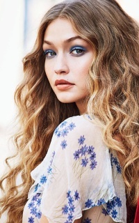 Gigi Hadid FzHTiW0J_o