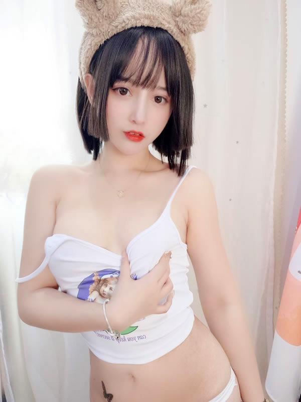 美女主播过期米线线SAMA套图-白色吊带(26)