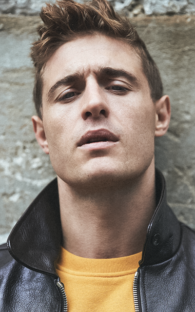 Max Irons MwotnKXY_o