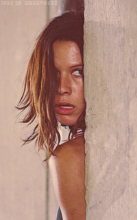 Rhona Mitra Zy5fkNOe_o