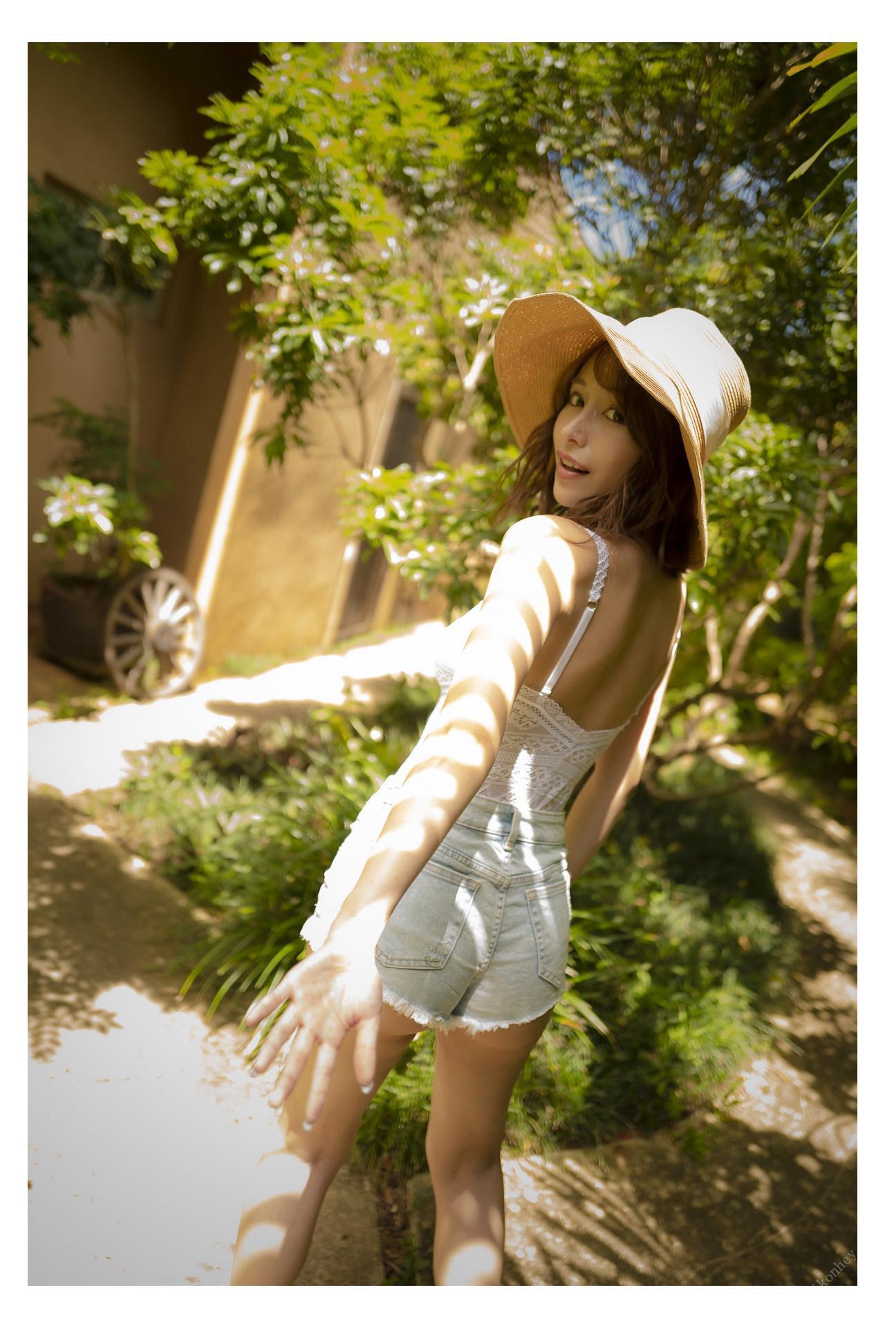 Mayuki Ito 伊藤舞雪, アサ芸SEXY女優写真集 Private オール未公開カットvol.1 「Pure Heart」 Set.01(9)