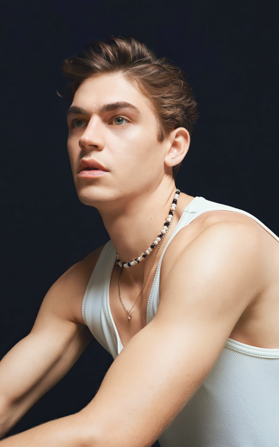 Hero Fiennes-Tiffin EXyc101Q_o