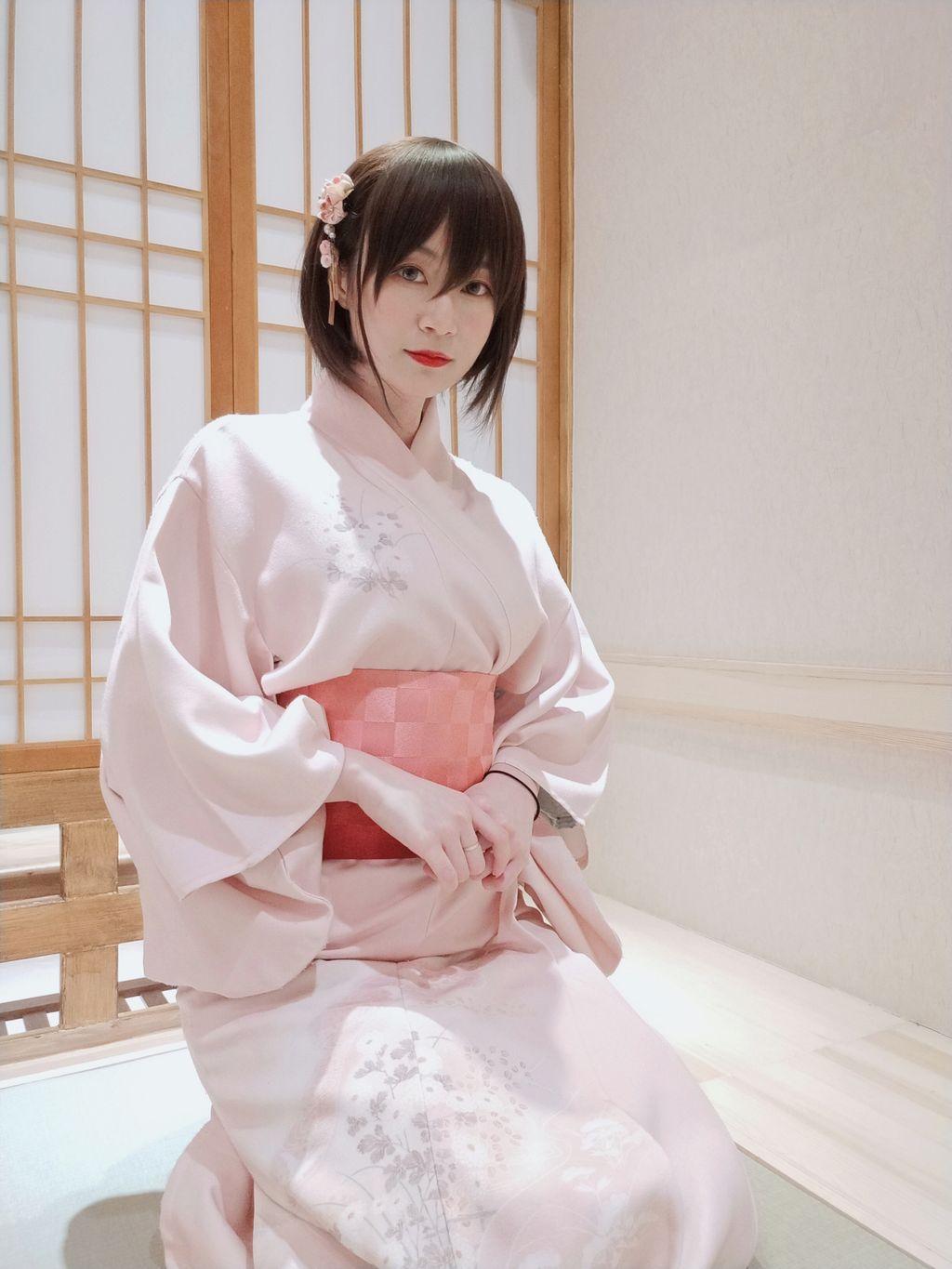 Coser @ 白银 81: 和服 温泉 (40 photos)