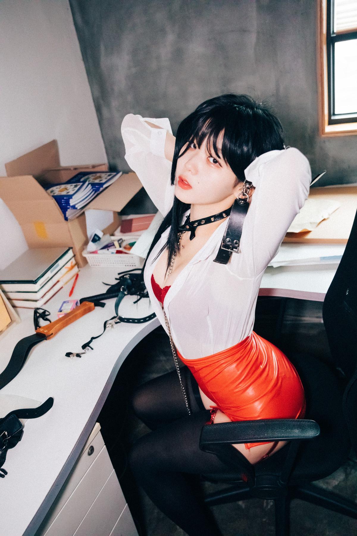 ZIA.Kwon 권지아, Loozy ‘Office Slave’ Set.01(25)