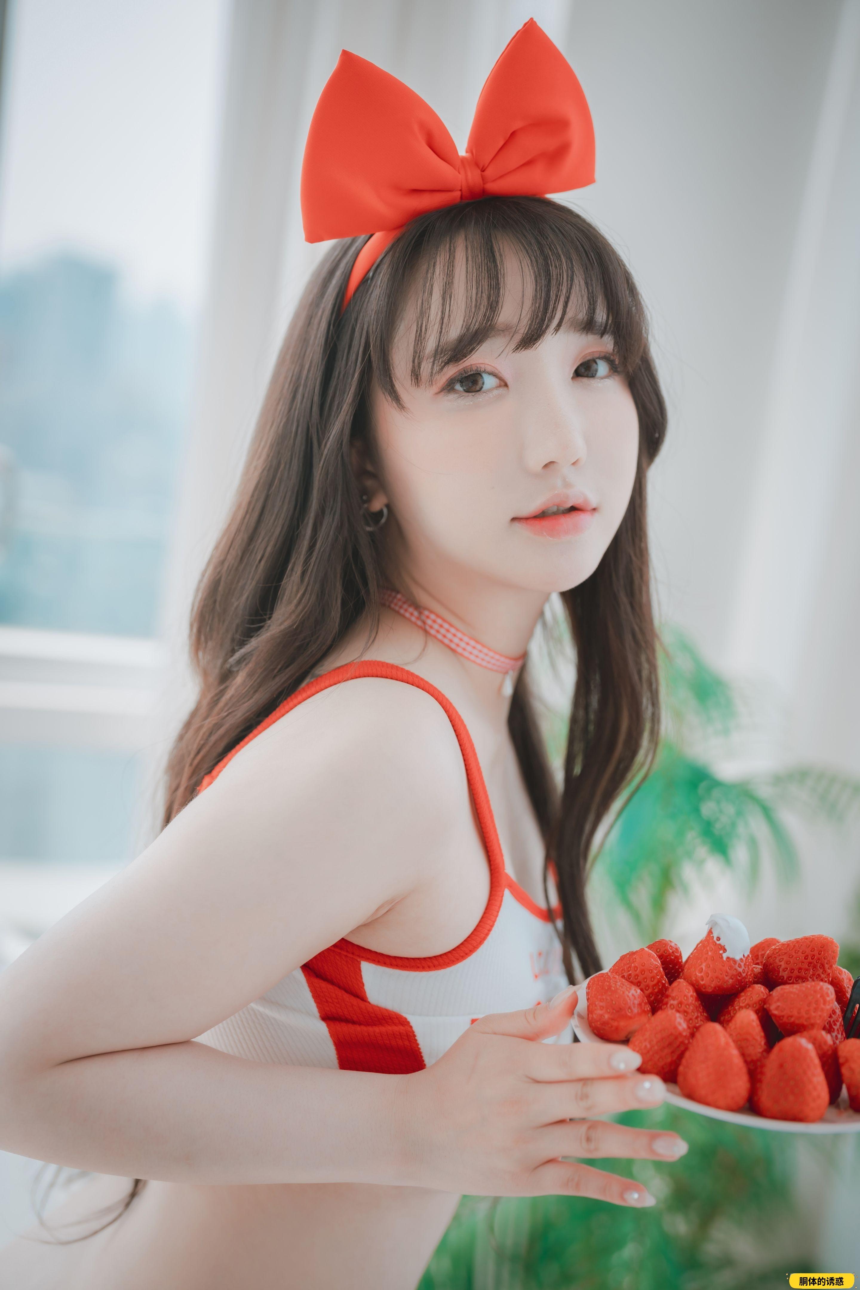 孙乐乐 Strawbeery Girl