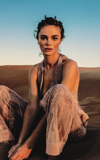 Jena Goldsack OdfZTzCI_o