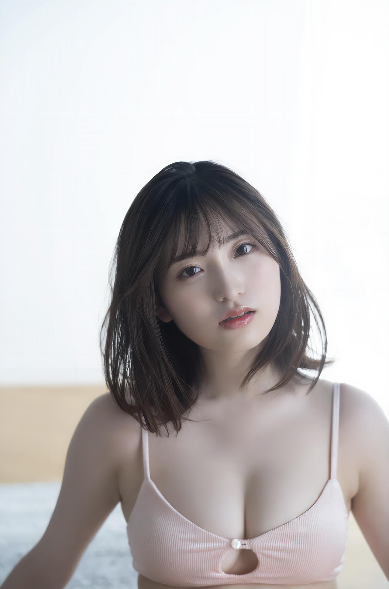 Airi Saito 斎藤愛莉, FRIDAYデジタル写真集 『見つめて、触れて Vol.1』 Set.02(15)