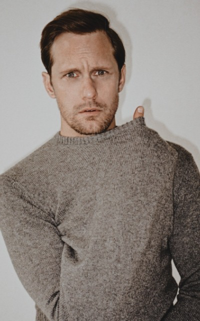 Alexander Skarsgard  SvyRKBgQ_o