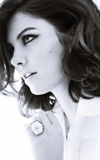 Lauren Cohan BT5xO7fu_o