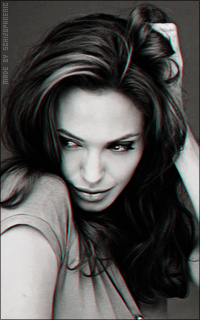 Angelina Jolie QgFX7xvw_o