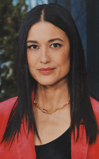 Julia Jones LlmUfxdP_o