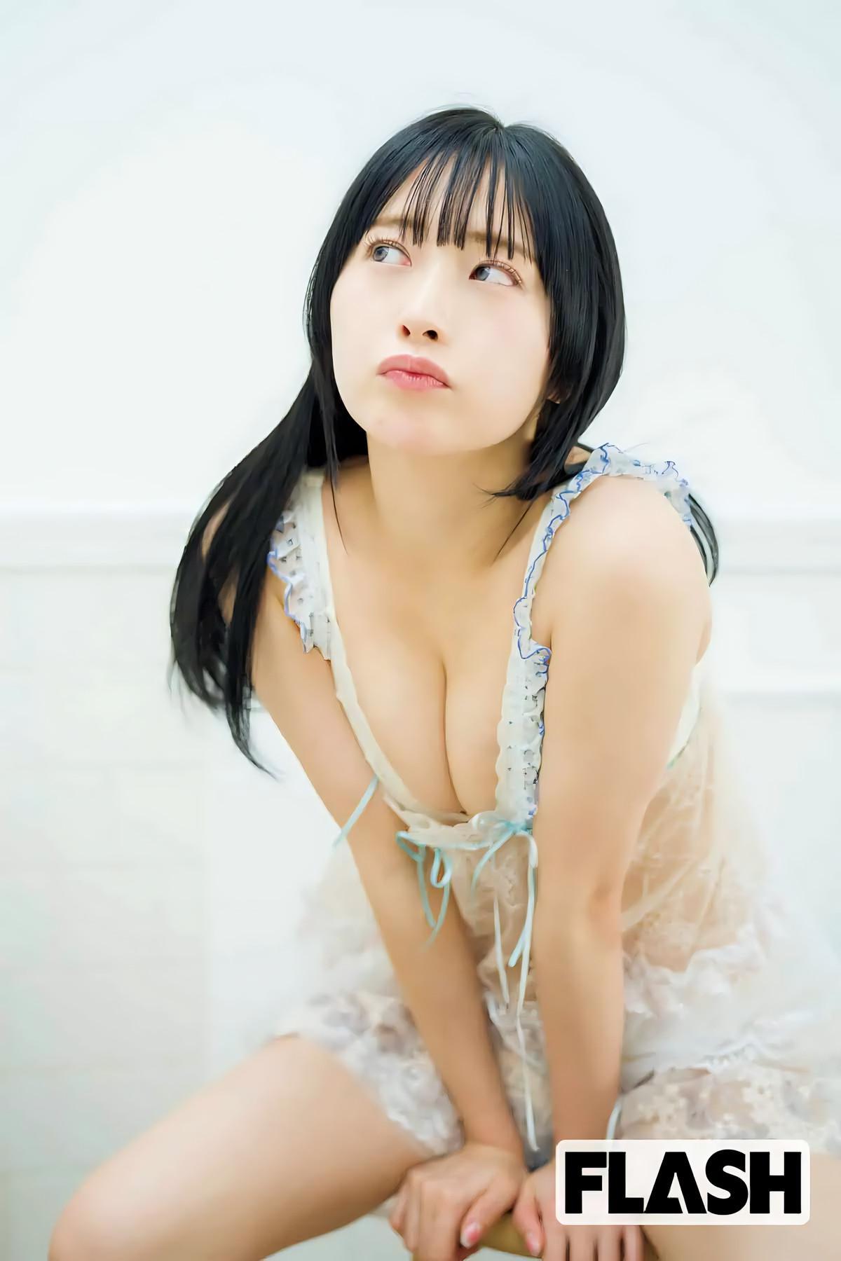 Matoi Shiomi 汐見まとい, FLASH 2024.04.09 (フラッシュ 2024年4月9日号)(11)